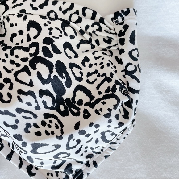 Kona Sol NWT Twist-Front Bikini Top size small 4-6 Women's Leopard swimsuit - Picture 5 of 12